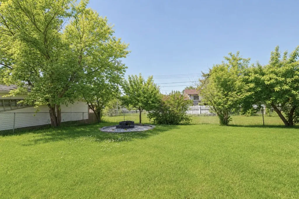 11814 96 Street Grande Prairie AB T8V 4P4
