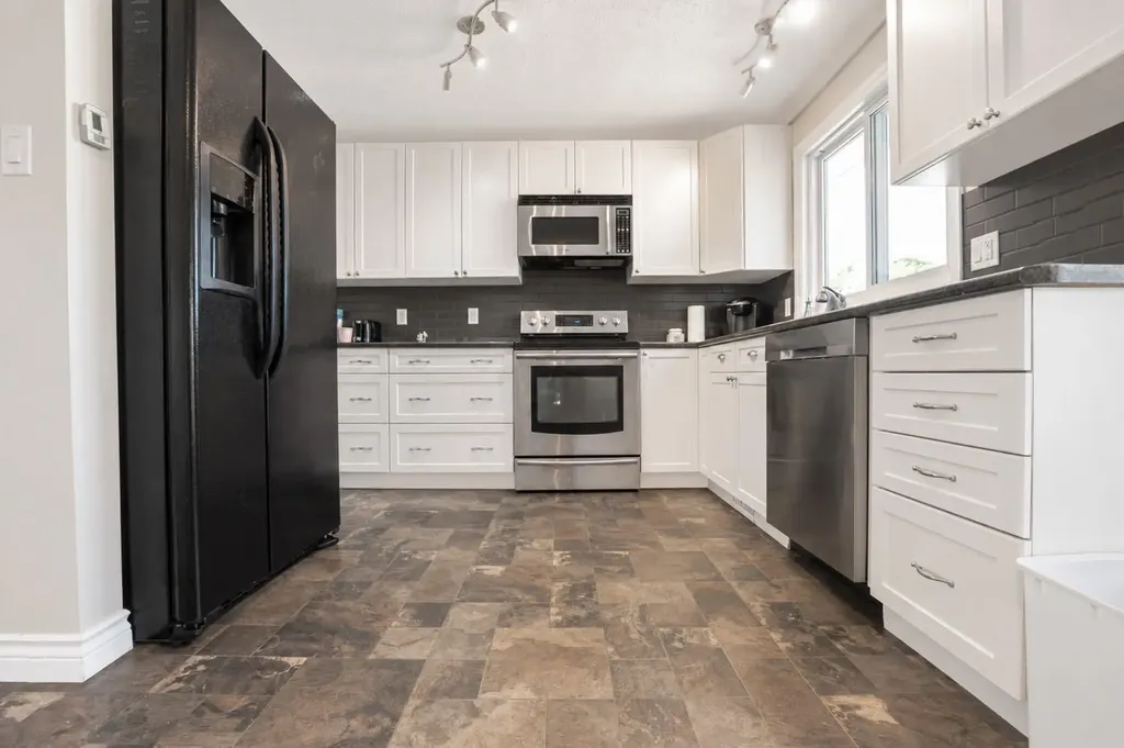 11814 96 Street Grande Prairie AB T8V 4P4