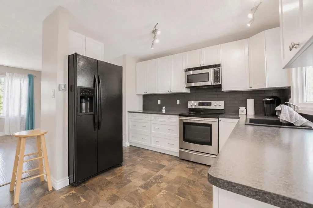 11814 96 Street Grande Prairie AB T8V 4P4
