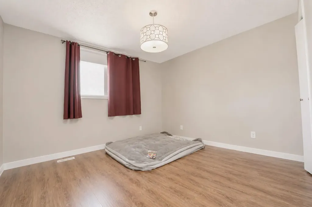 11814 96 Street Grande Prairie AB T8V 4P4