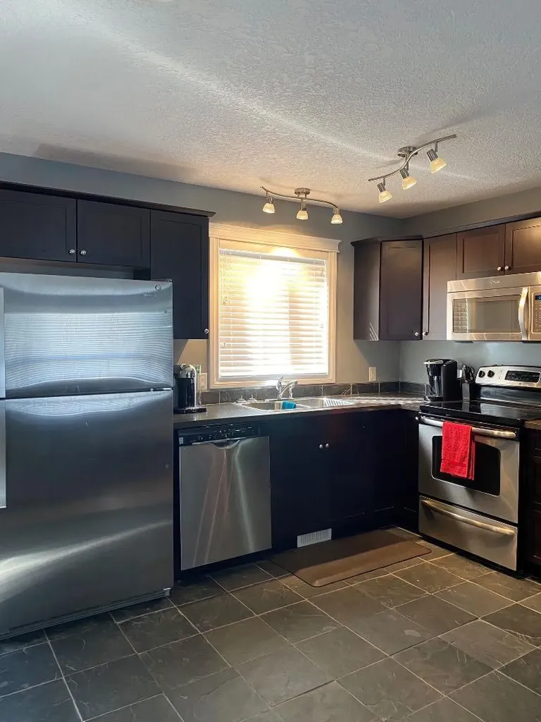 8453 102 Avenue Grande Prairie AB T8X 0N7