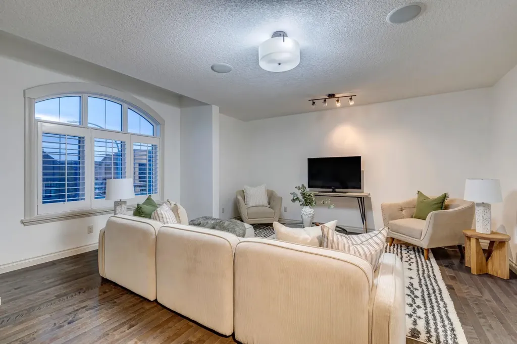 151 Mahogany Bay SE Calgary AB T3M 0Y2
