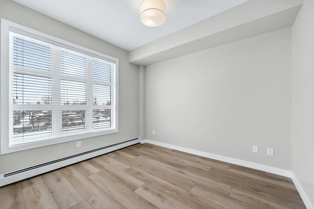 383 Smith Street NW Calgary AB T3B 6J9