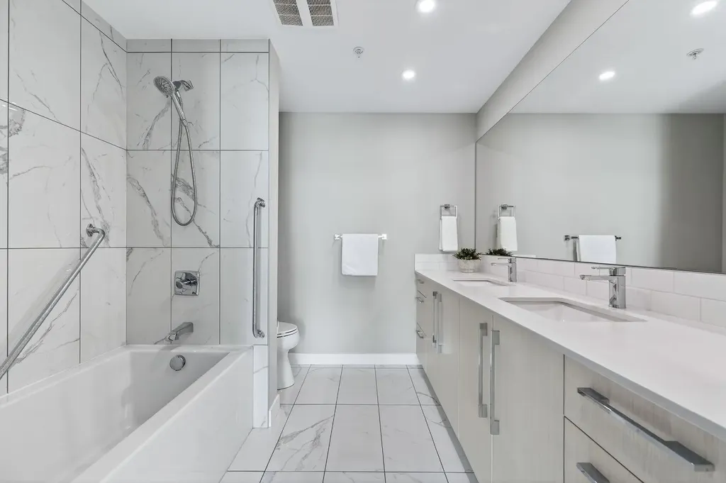 383 Smith Street NW Calgary AB T3B 6J9