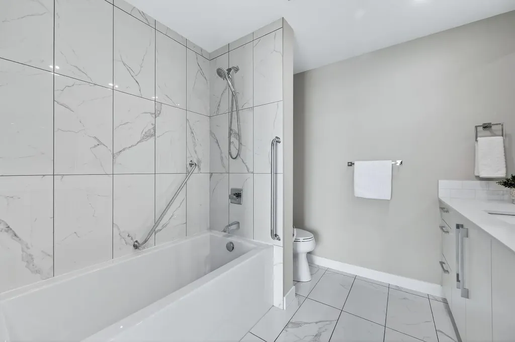 383 Smith Street NW Calgary AB T3B 6J9