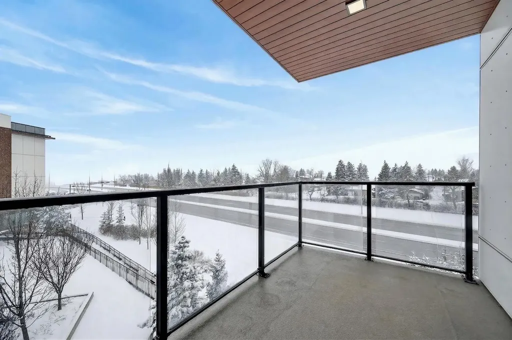 383 Smith Street NW Calgary AB T3B 6J9