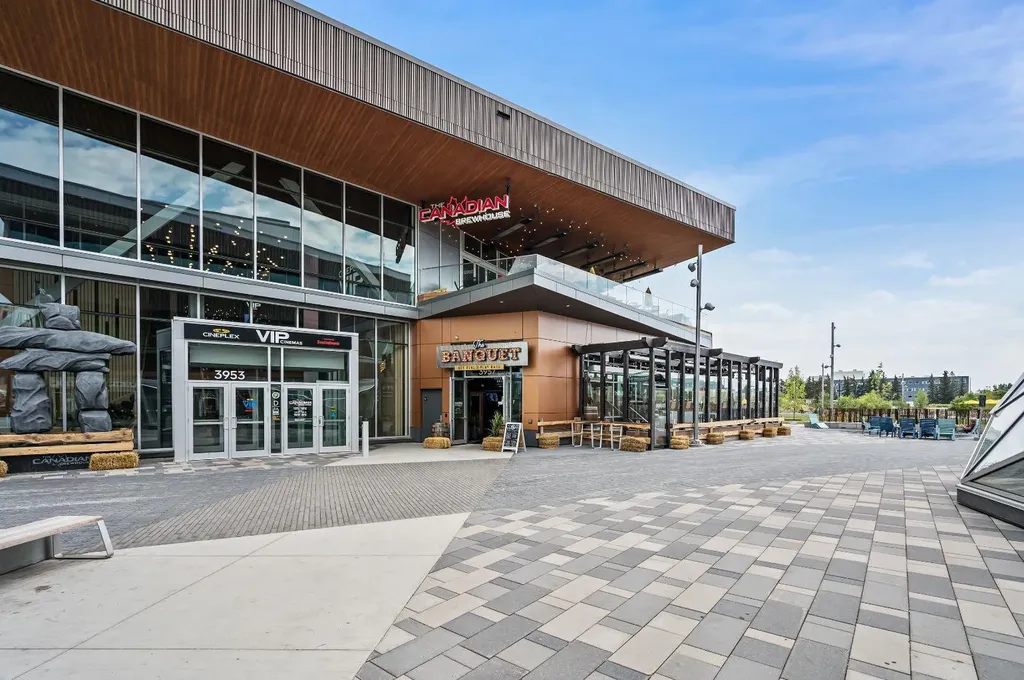 383 Smith Street NW Calgary AB T3B 6J9