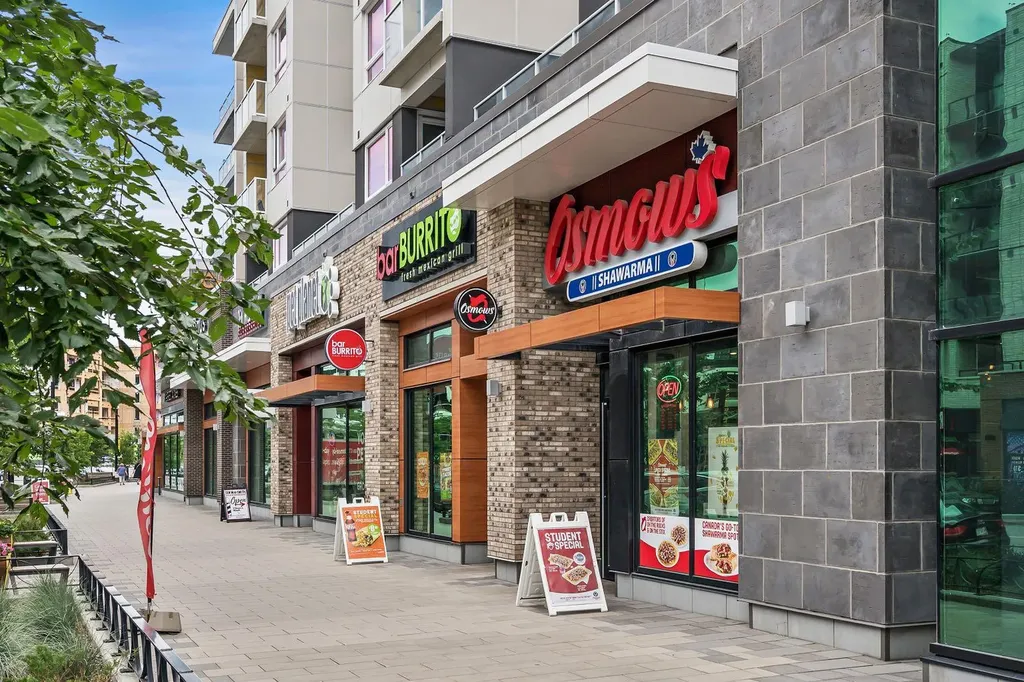 383 Smith Street NW Calgary AB T3B 6J9