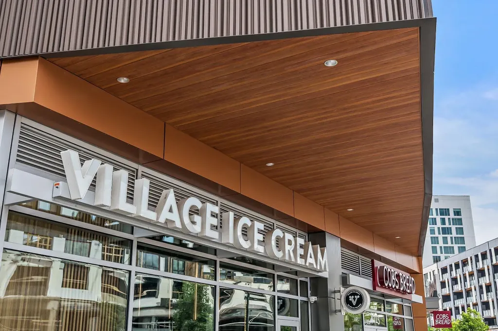 383 Smith Street NW Calgary AB T3B 6J9