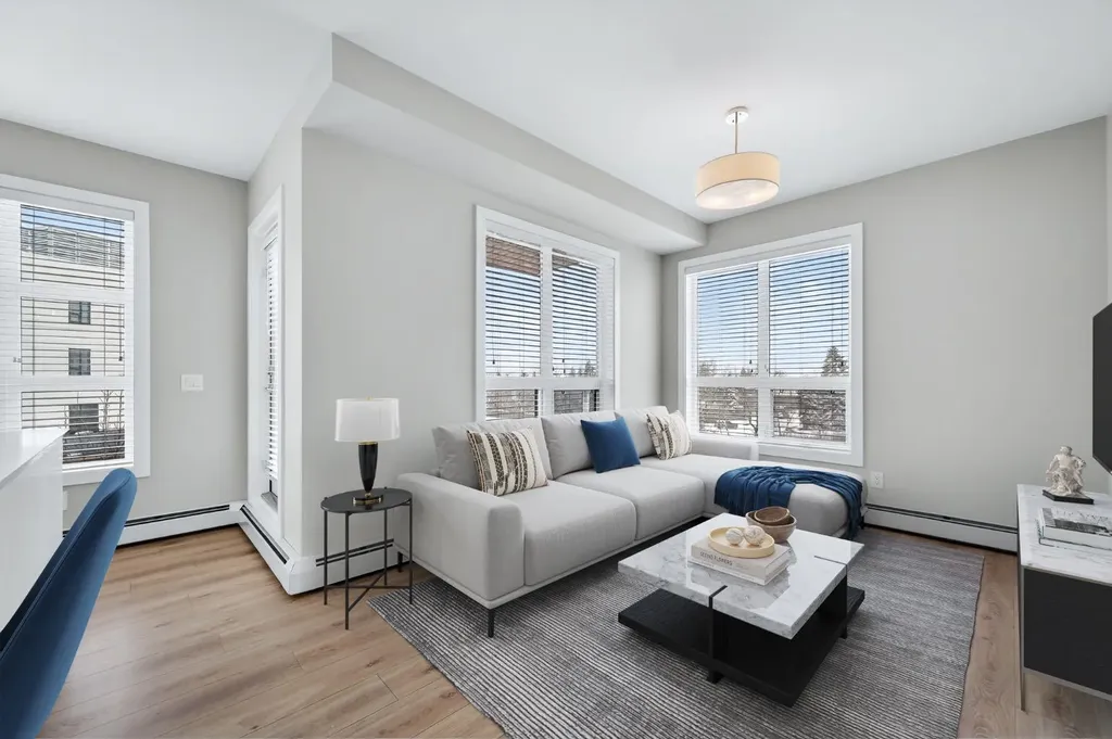 383 Smith Street NW Calgary AB T3B 6J9