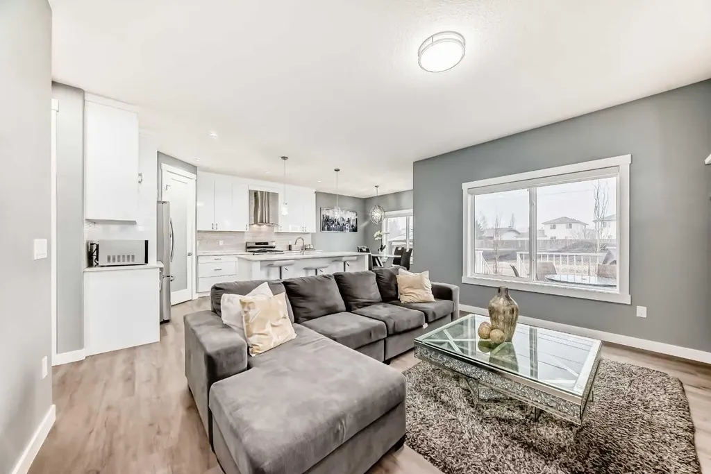 753 Edgefield Crescent Strathmore AB T1P 1H5