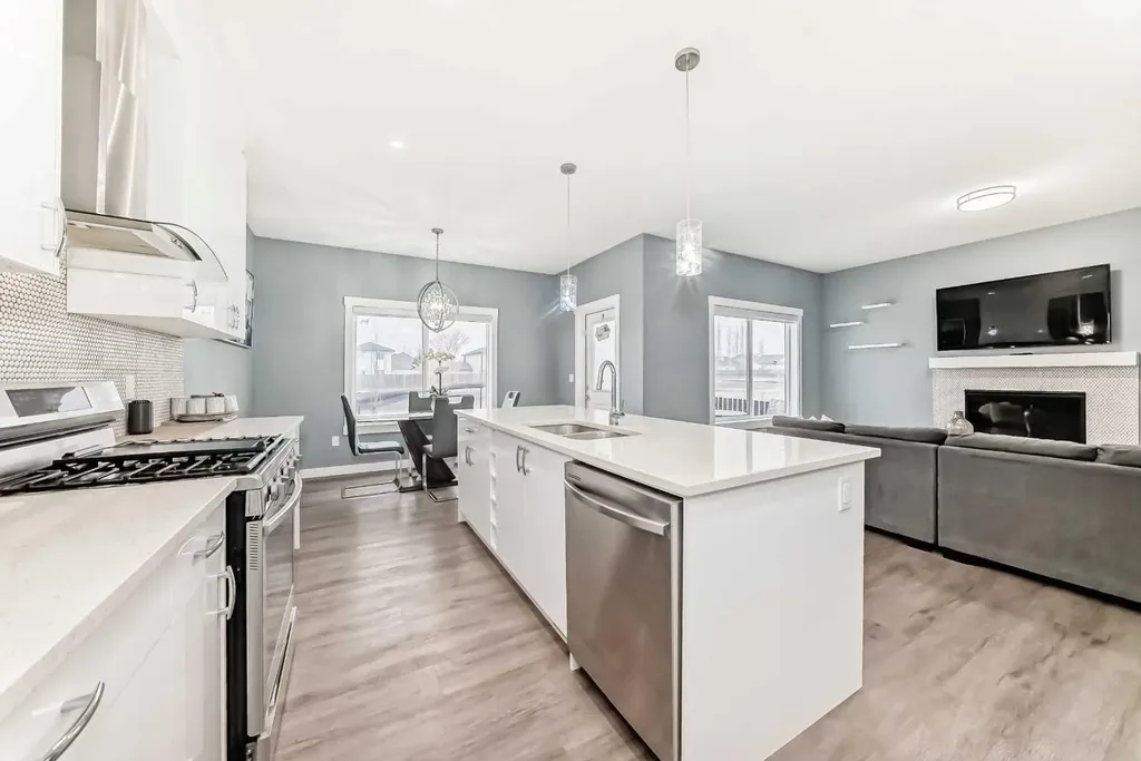 753 Edgefield Crescent Strathmore AB T1P 1H5