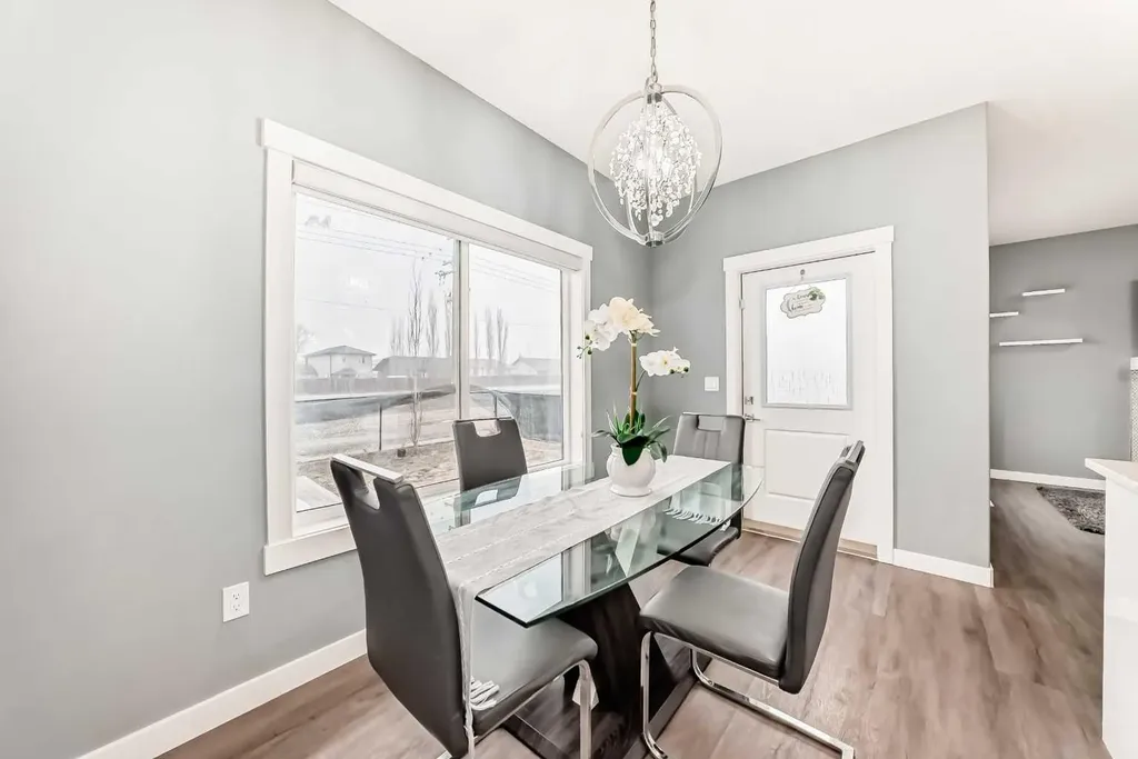 753 Edgefield Crescent Strathmore AB T1P 1H5
