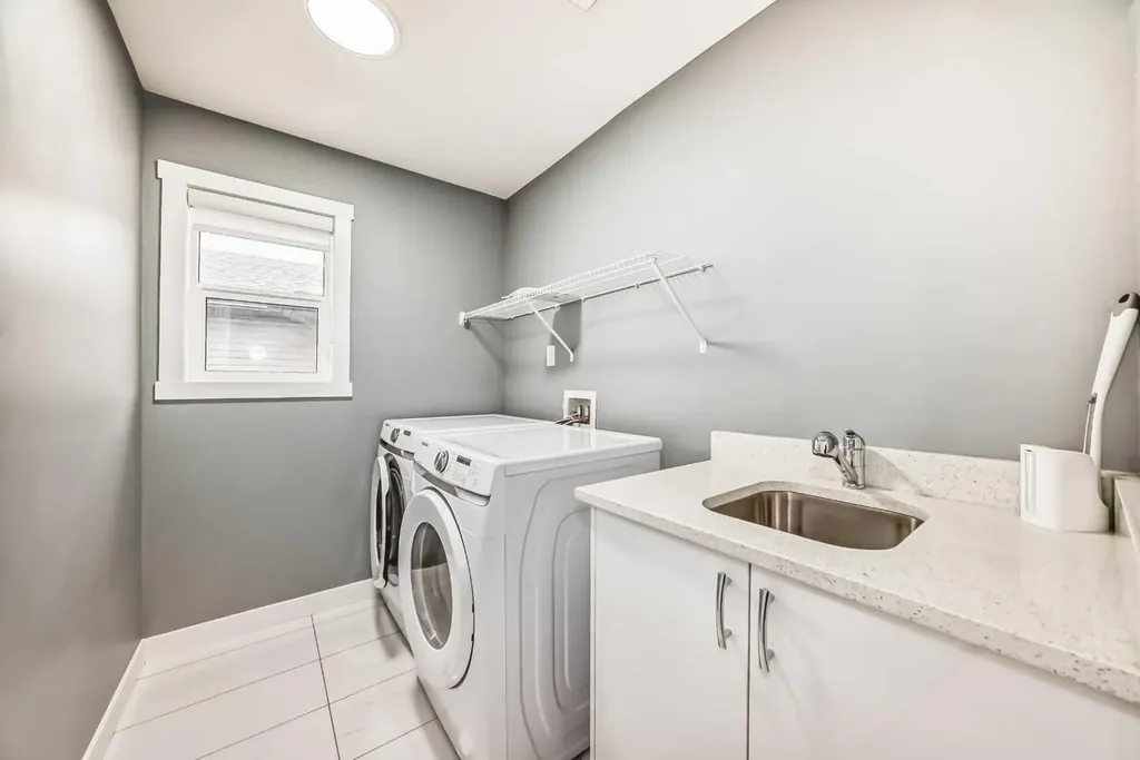 753 Edgefield Crescent Strathmore AB T1P 1H5