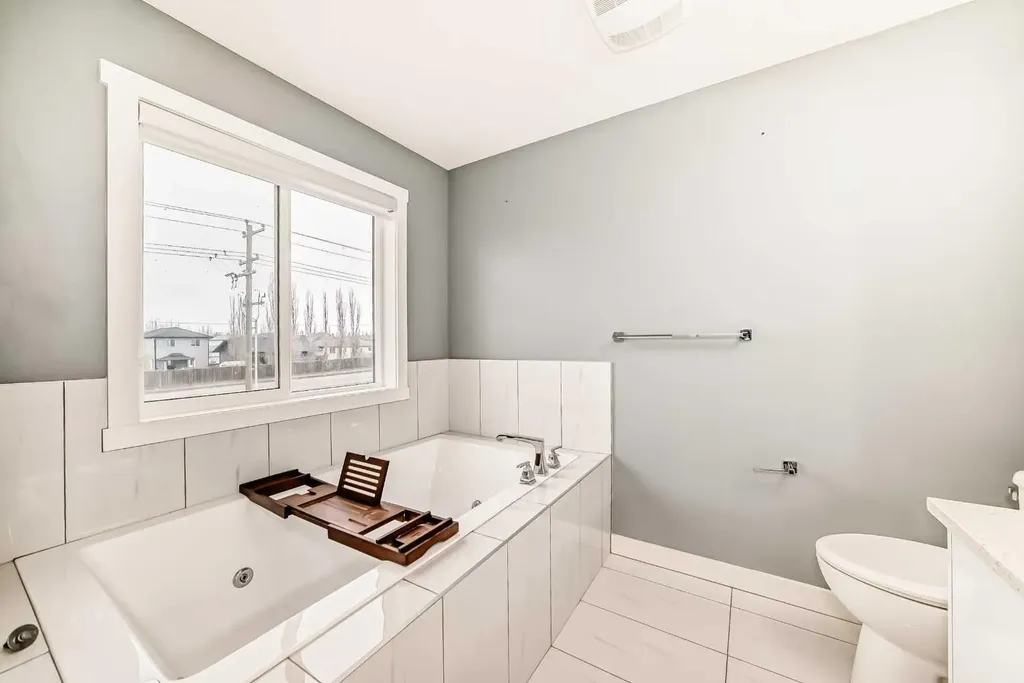 753 Edgefield Crescent Strathmore AB T1P 1H5