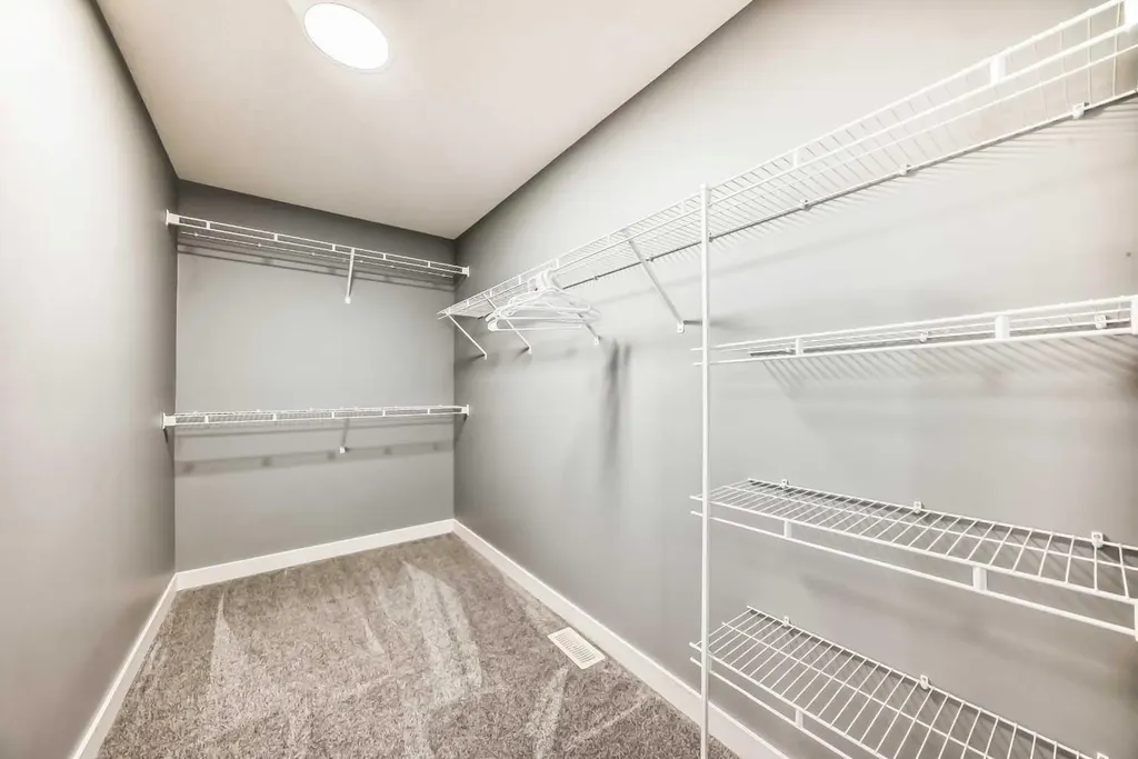 753 Edgefield Crescent Strathmore AB T1P 1H5