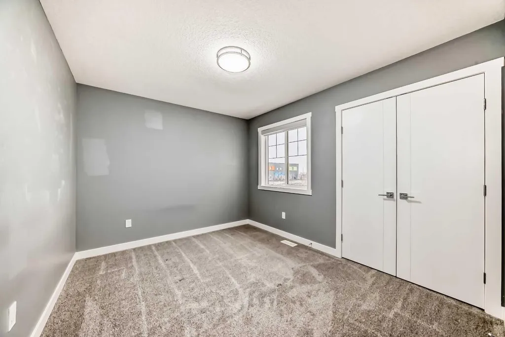 753 Edgefield Crescent Strathmore AB T1P 1H5