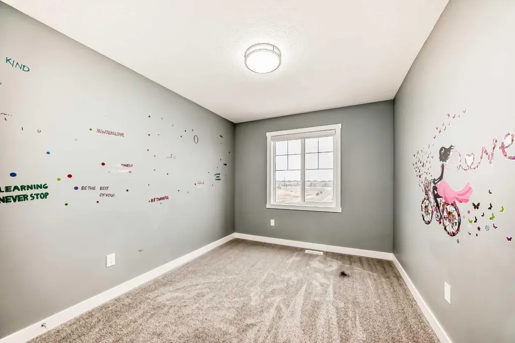 753 Edgefield Crescent Strathmore AB T1P 1H5