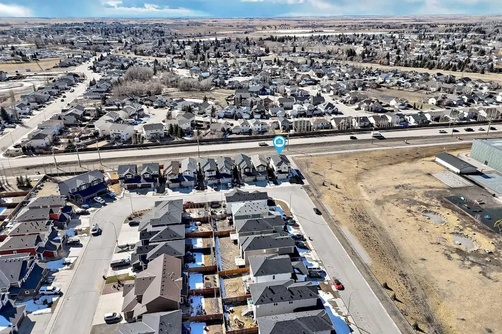 753 Edgefield Crescent Strathmore AB T1P 1H5