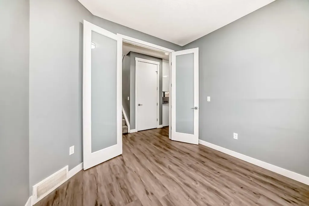 753 Edgefield Crescent Strathmore AB T1P 1H5