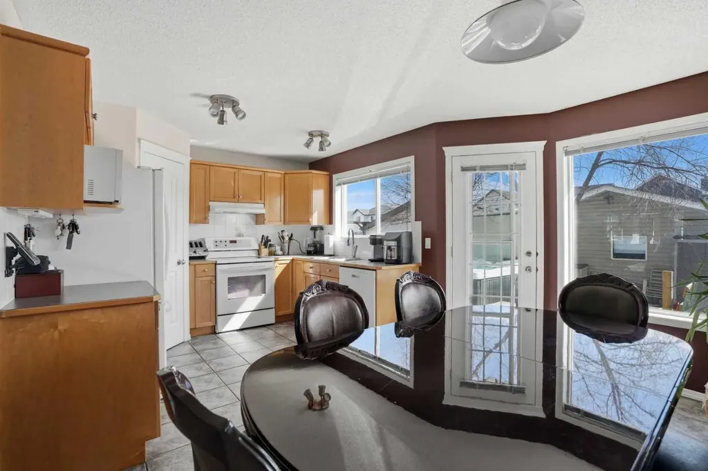 155 Tarington Green NE Calgary AB T3J 3X3