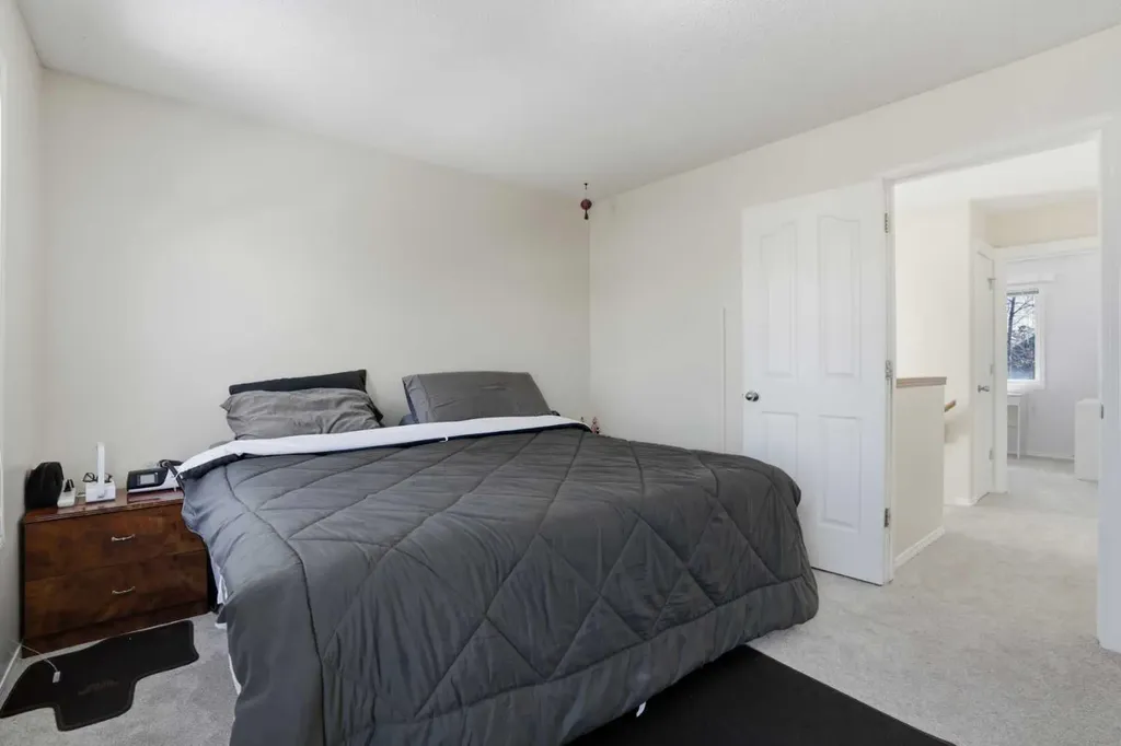 155 Tarington Green NE Calgary AB T3J 3X3