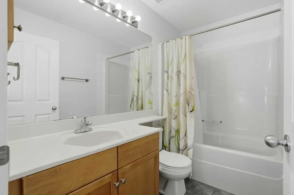 155 Tarington Green NE Calgary AB T3J 3X3