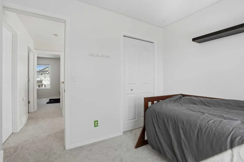 155 Tarington Green NE Calgary AB T3J 3X3