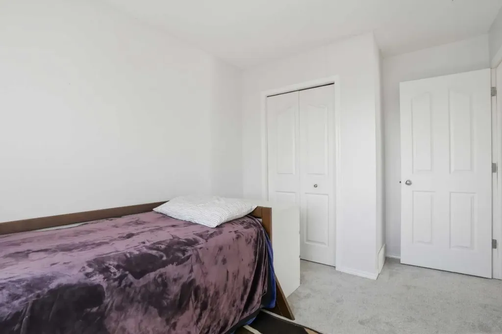 155 Tarington Green NE Calgary AB T3J 3X3