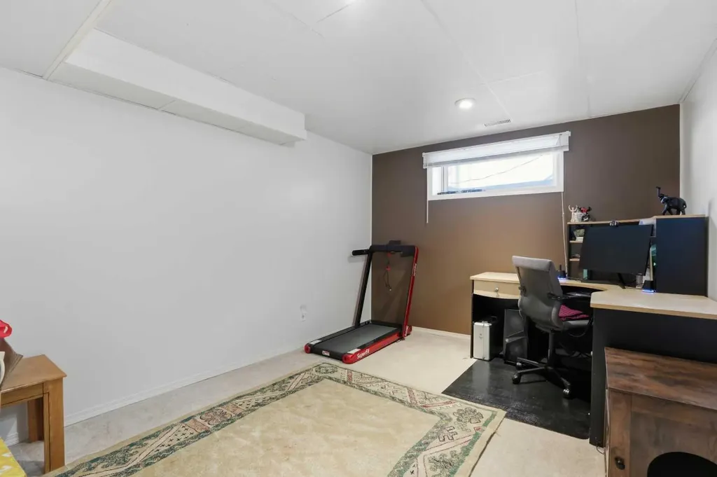 155 Tarington Green NE Calgary AB T3J 3X3
