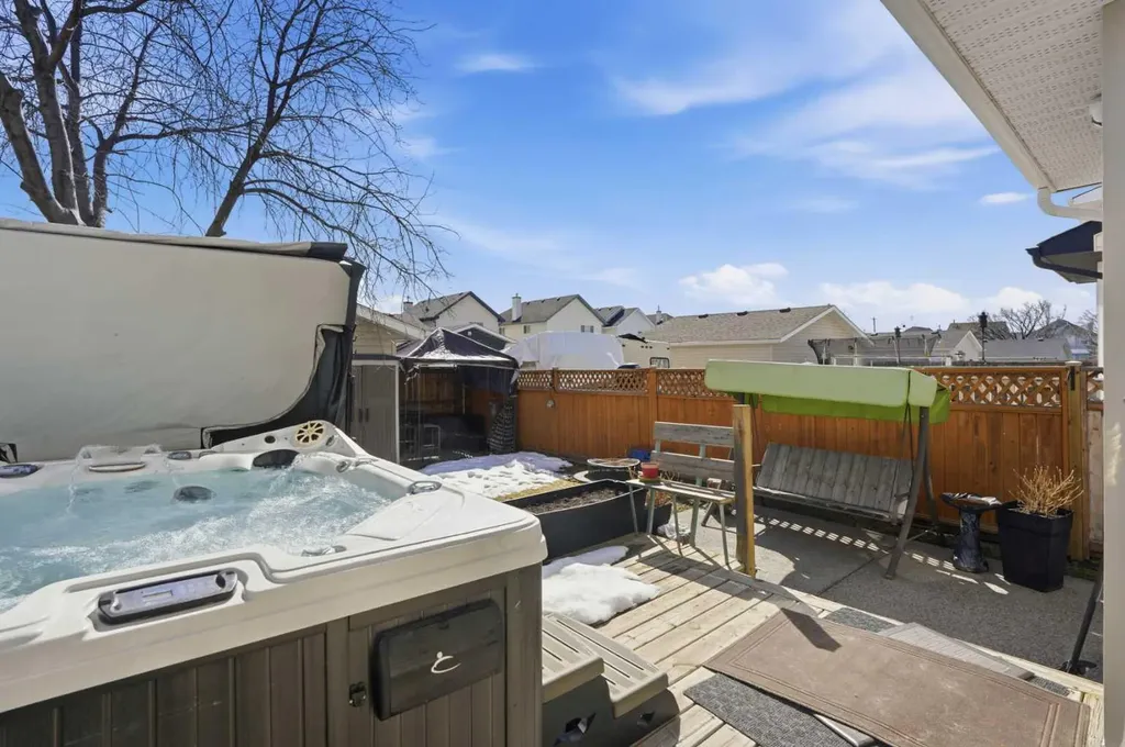 155 Tarington Green NE Calgary AB T3J 3X3