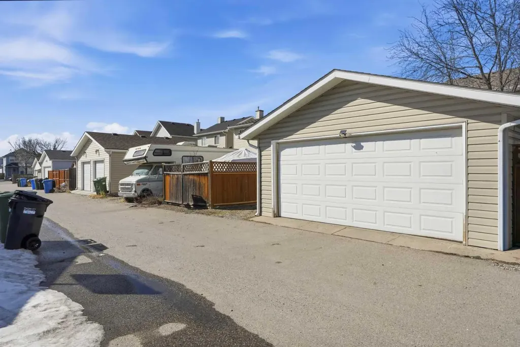 155 Tarington Green NE Calgary AB T3J 3X3