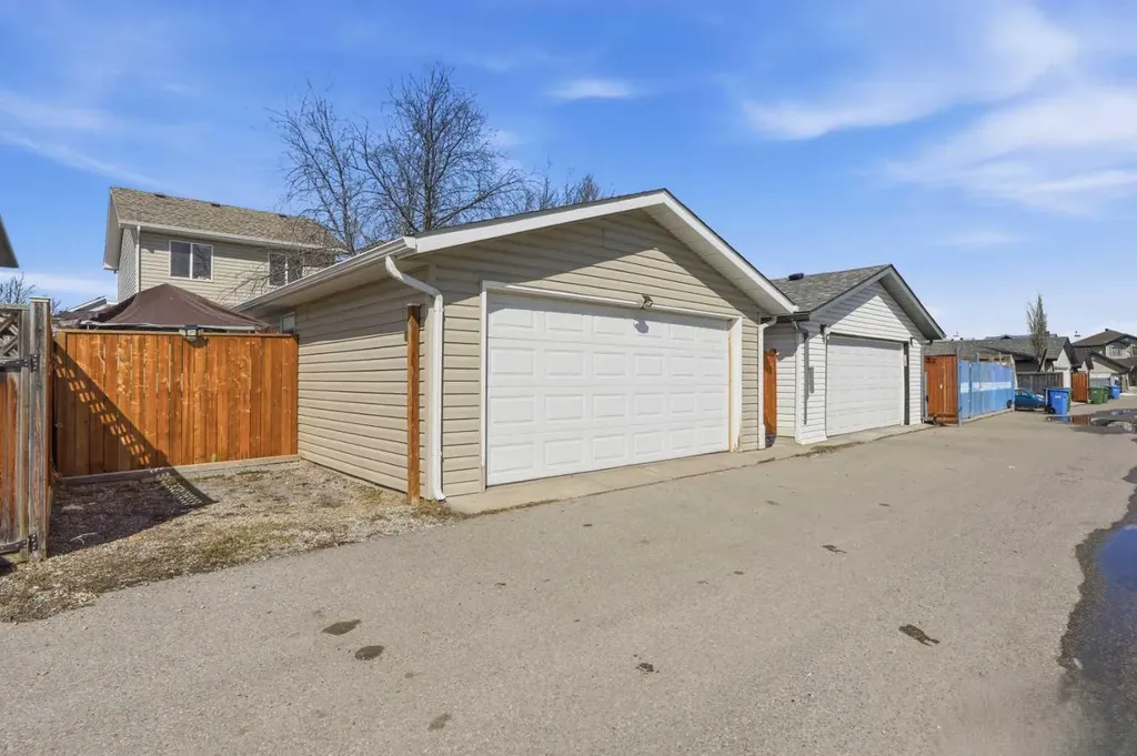 155 Tarington Green NE Calgary AB T3J 3X3