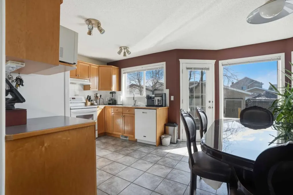 155 Tarington Green NE Calgary AB T3J 3X3
