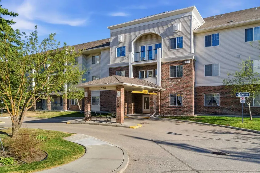 928 Arbour Lake Road NW Calgary AB T3G 5T2