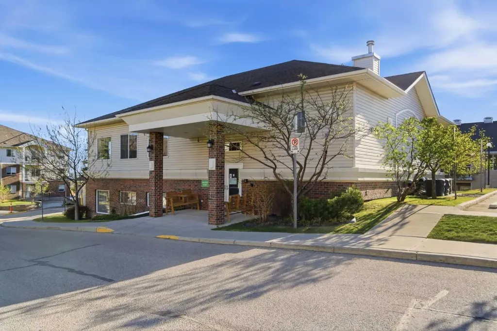 928 Arbour Lake Road NW Calgary AB T3G 5T2