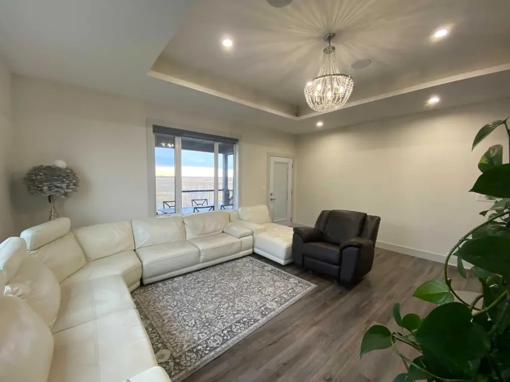 5402 43 Street Taber AB T1G0E2