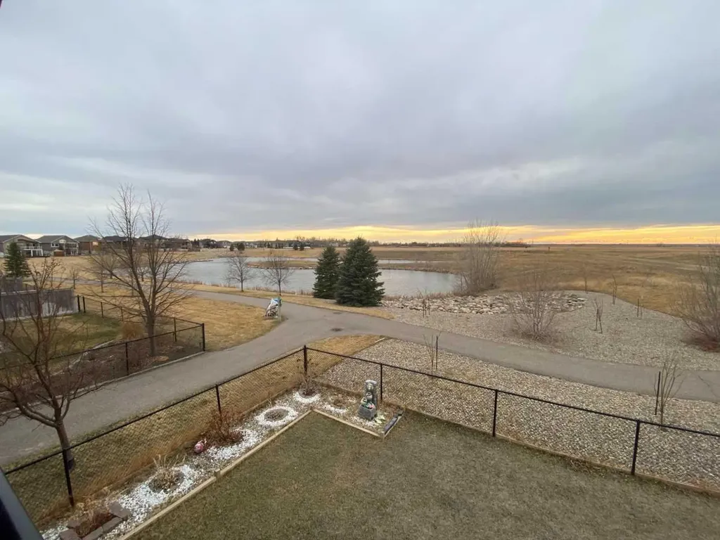 5402 43 Street Taber AB T1G0E2