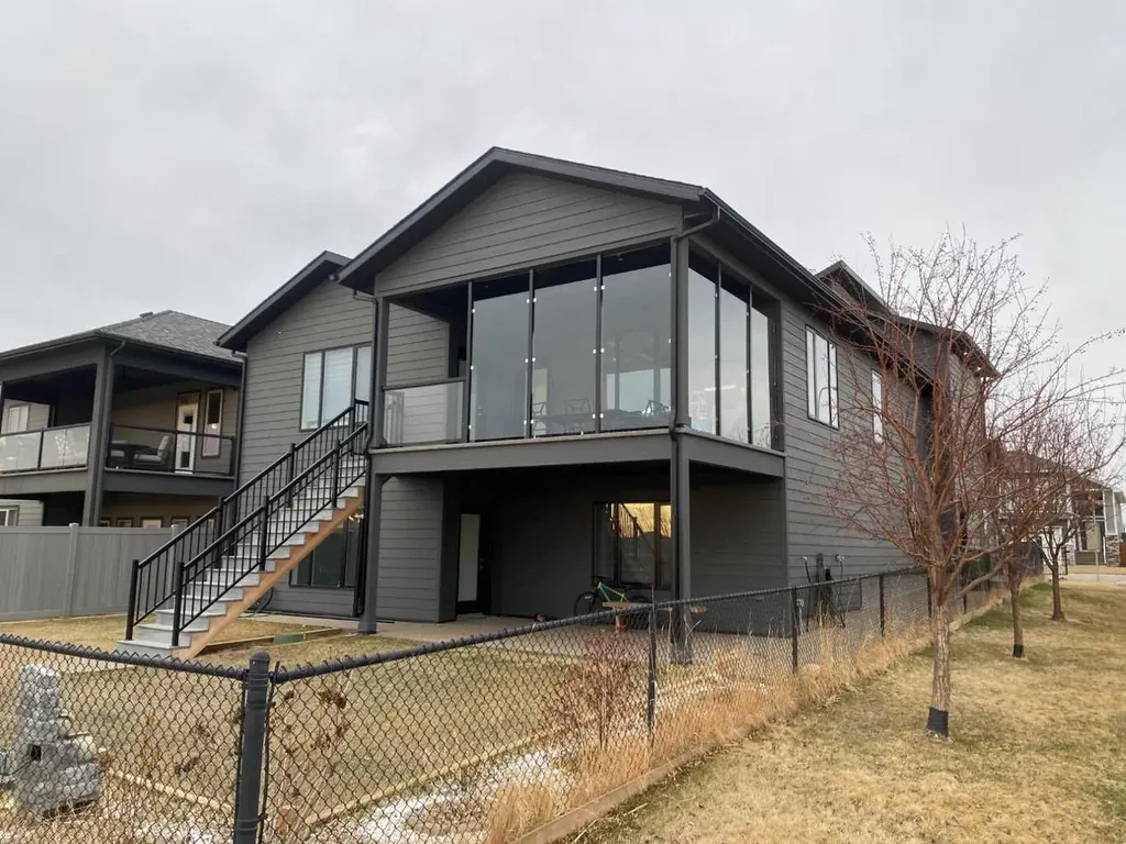 5402 43 Street Taber AB T1G0E2