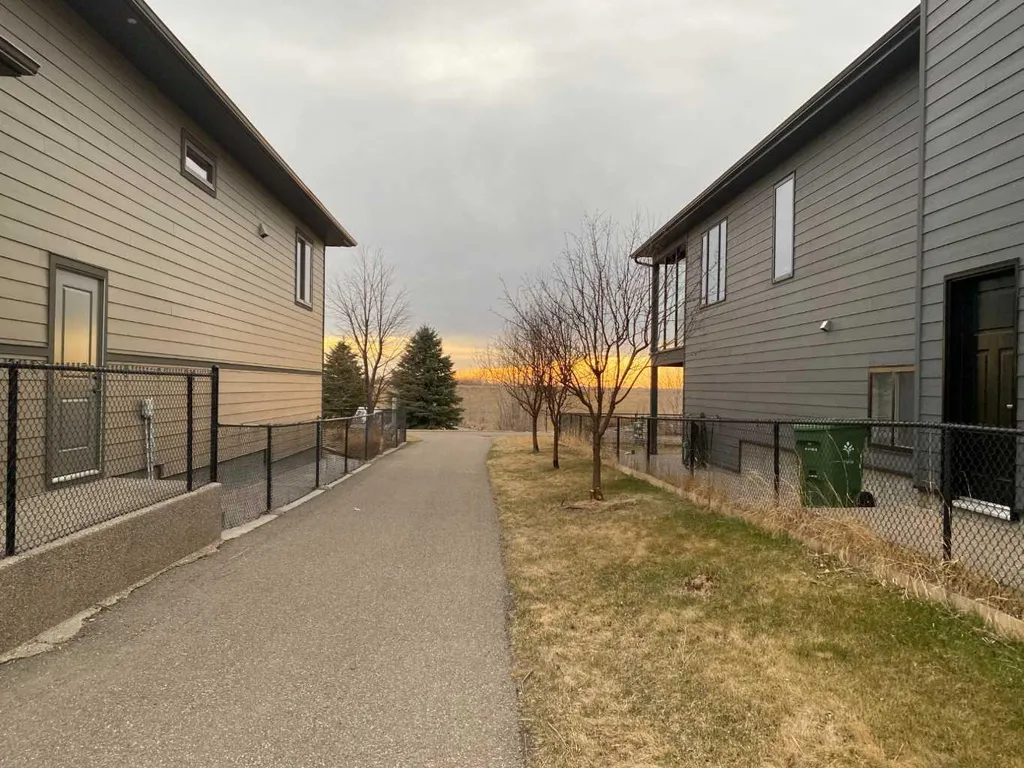 5402 43 Street Taber AB T1G0E2
