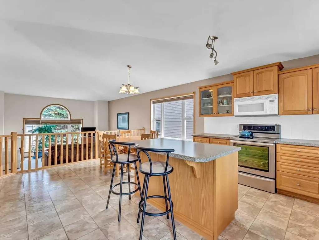 99 Greystone Close Brooks AB T1R1M1