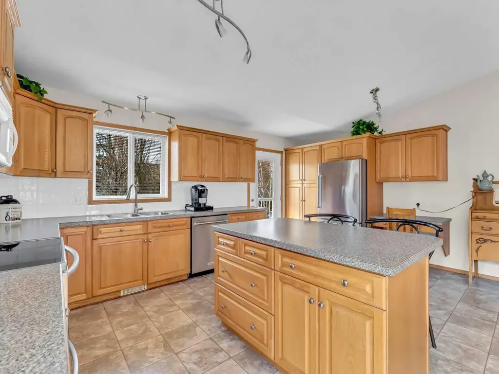 99 Greystone Close Brooks AB T1R1M1