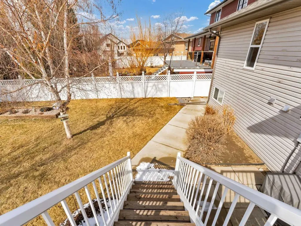 99 Greystone Close Brooks AB T1R1M1