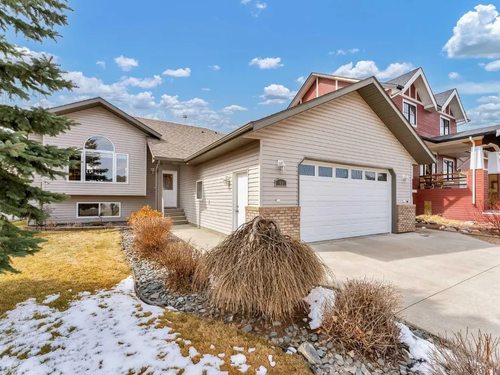 99 Greystone Close Brooks AB T1R1M1