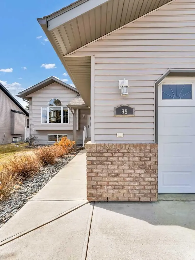 99 Greystone Close Brooks AB T1R1M1