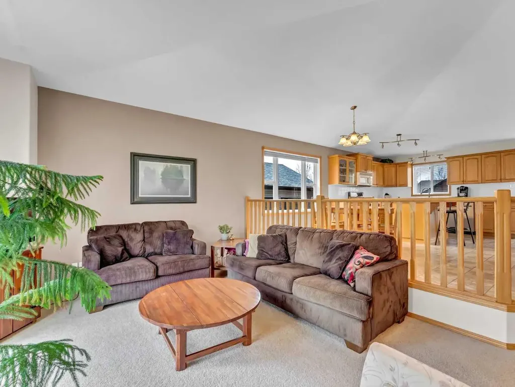 99 Greystone Close Brooks AB T1R1M1