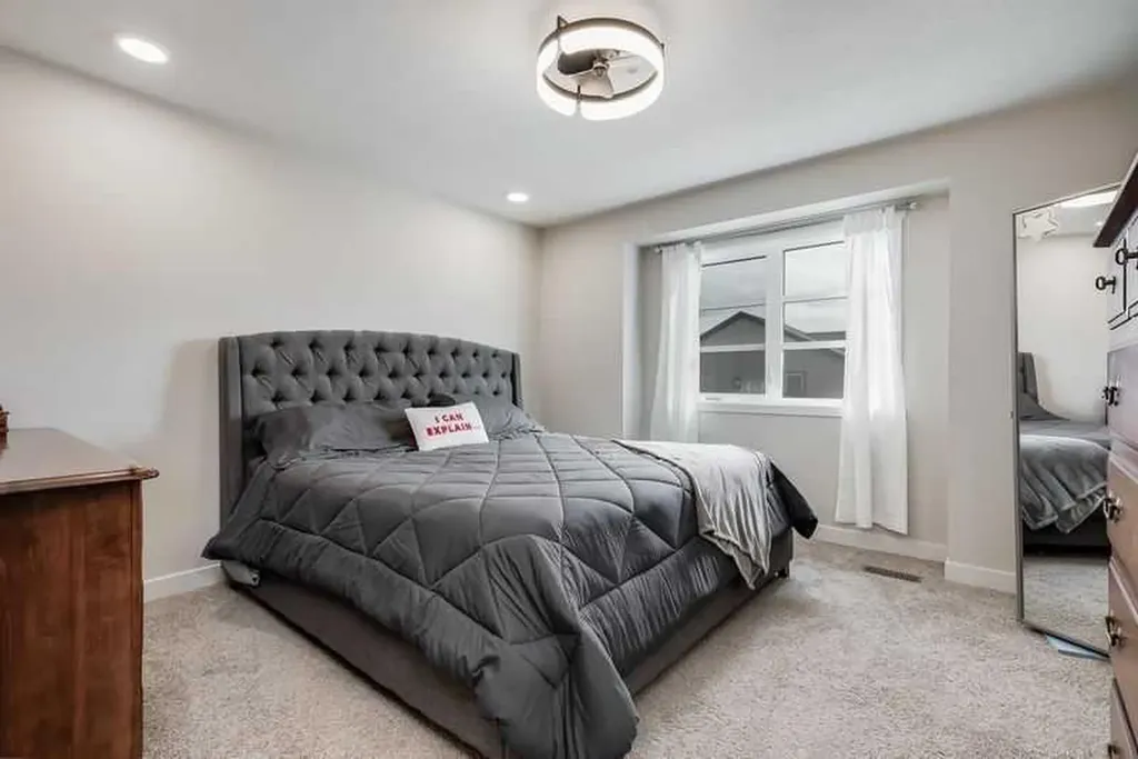 100 Langwell Common SE Airdrie AB T4A 3P4