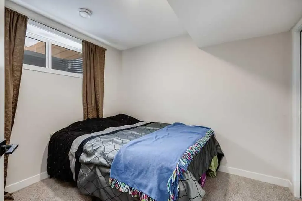 100 Langwell Common SE Airdrie AB T4A 3P4