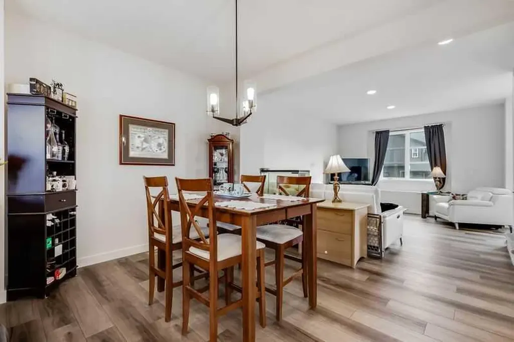 100 Langwell Common SE Airdrie AB T4A 3P4