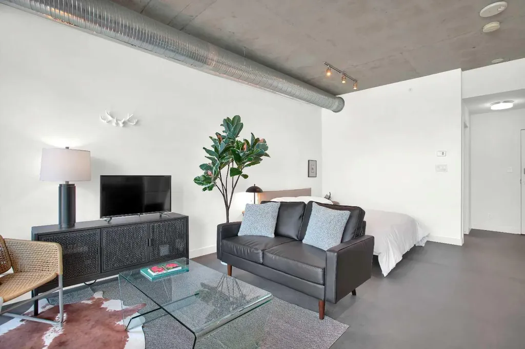 624 8 Avenue SE Calgary AB T2G 1S7